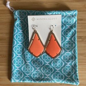 EUC Kendra Scott Alexandra (Large size 2 in) coral set in gold.